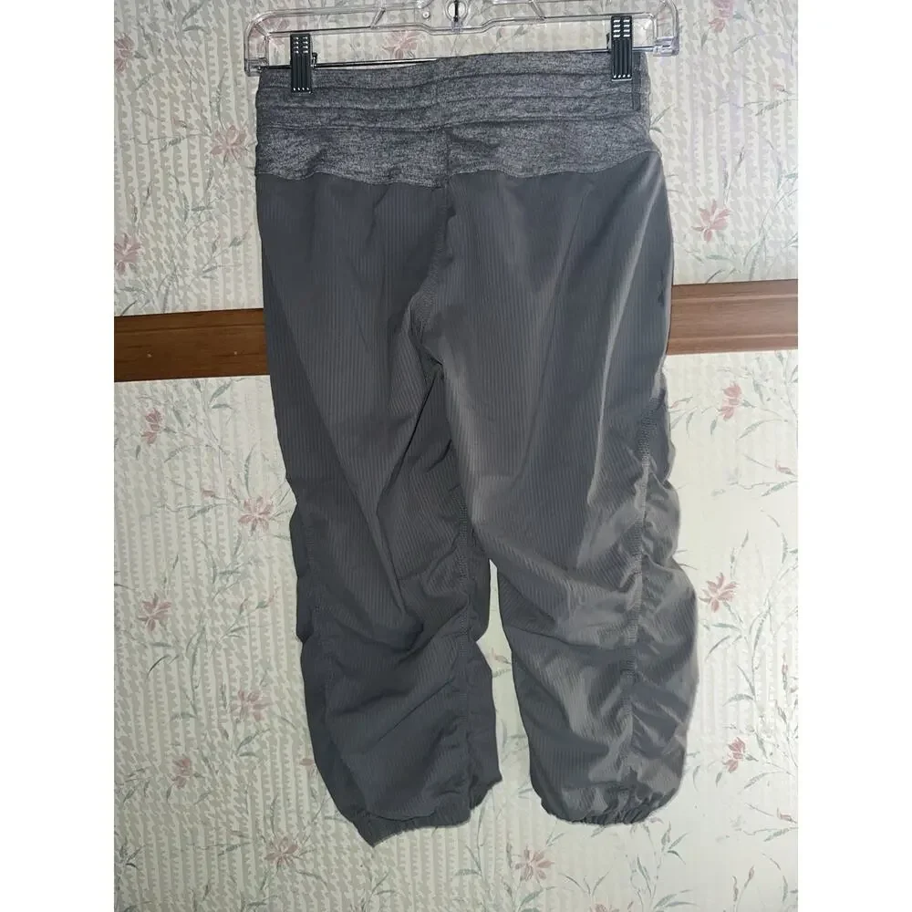 Lululemon (IVIVVA) Girls‎ Grey Dance pants Capris Size 10K GIRLS
